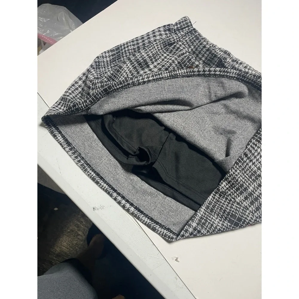 In Girl Skort Girls Size S 7-8 Black White Houndstooth Metallic Plaid Preppy‎